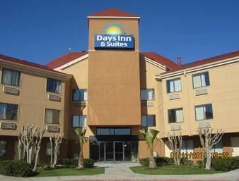 Days Inn & Suites By Wyndham Desoto Exterior photo